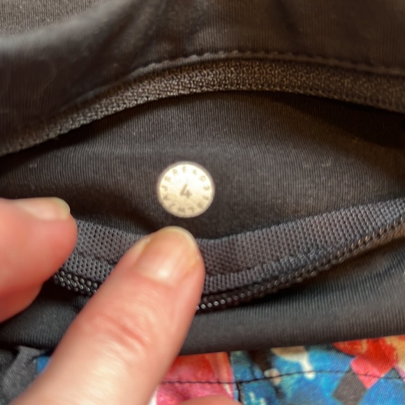 Lululemon Speed Shorts Low Rise 4 - Picture 7 of 7